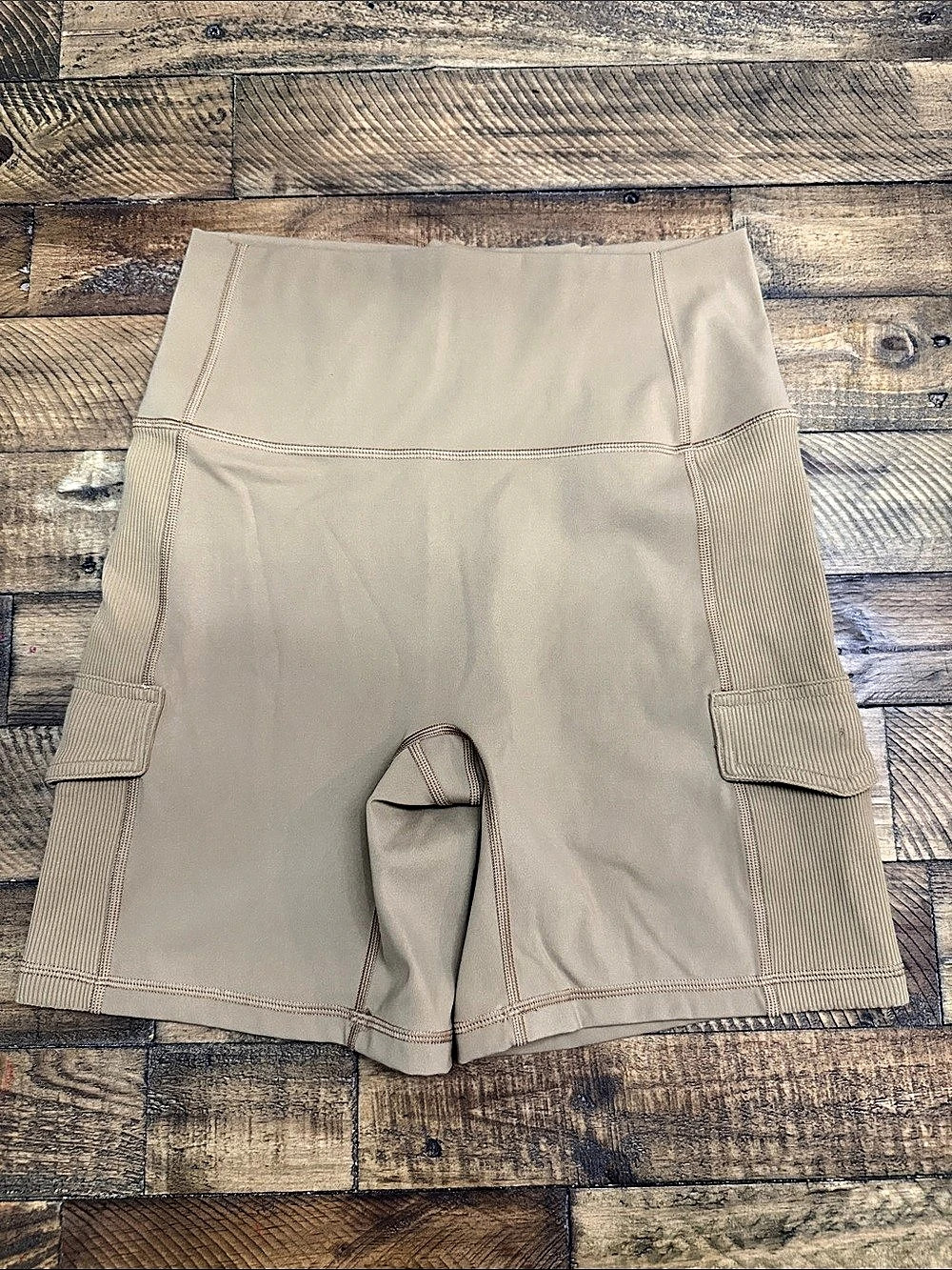 Aerie Utility Cargo Bike Shorts in Beige Like New